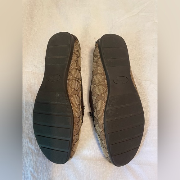 Coach signature logo flats/loafers. Lightly used condition. - Picture 4 of 4